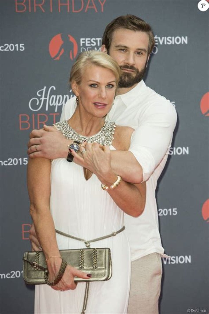 Photo Clive Standen et sa femme Francesca Photocall de la soir&eacute;e d