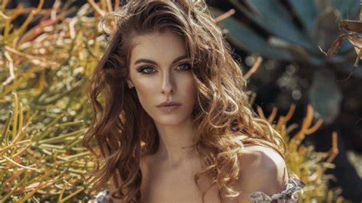 Picture of Carmella Rose