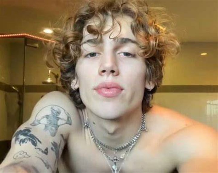 Quem &eacute; Vinnie Hacker ENSINO