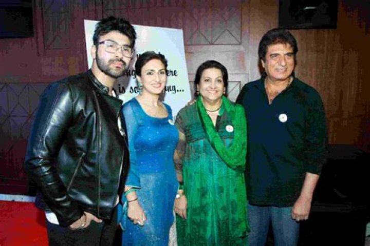 Raj Babbar Family With Parents, Wife, Son, Daughter, Brother and Sister