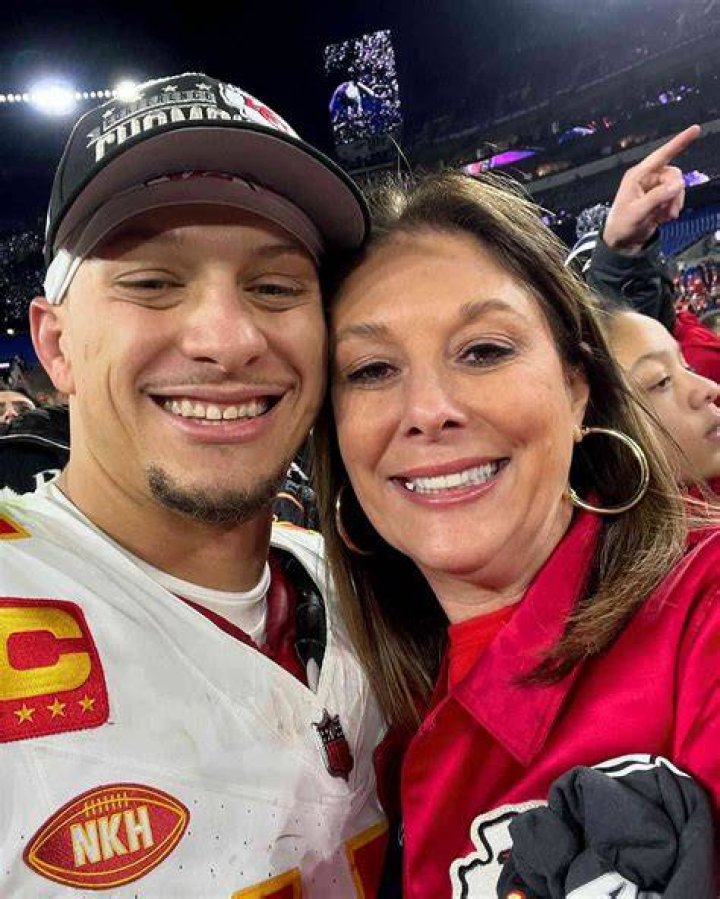 Randi Martin Pat Mahomes relationship, house, job, net worth, kids