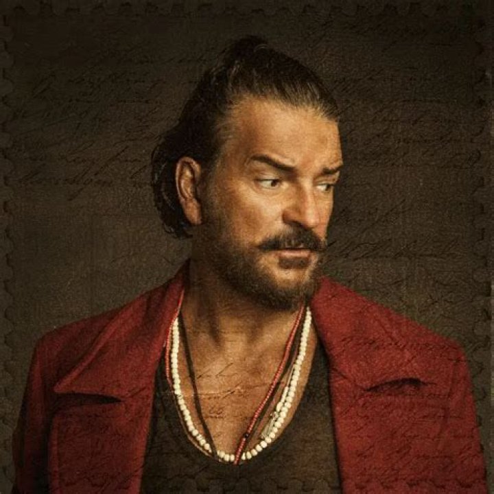 Ricardo Arjona Biography, Age, Height, Weight, Family, Wiki & More
