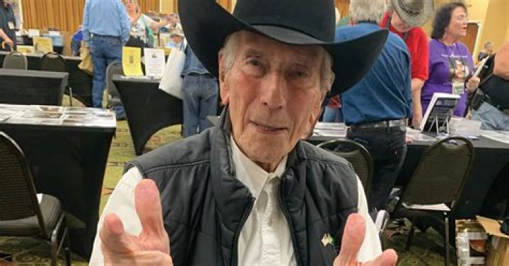 Robert Fuller in “Walker, Texas Ranger.” Robert Fuller “Wa… Flickr