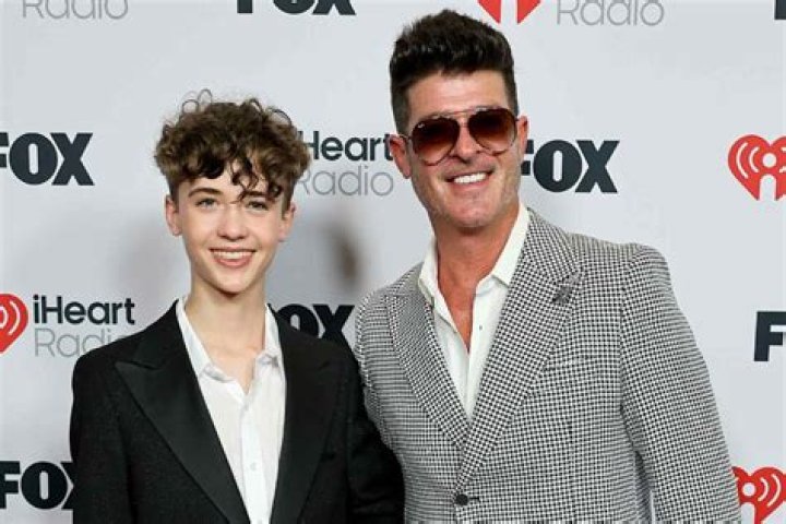 Robin Thicke Yahoo Rezultatele căutării de imagini Robin Thicke Wife