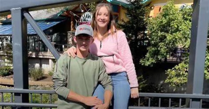 Rosanna Miller and Johnny Detweiler Is the Return to Amish Couple