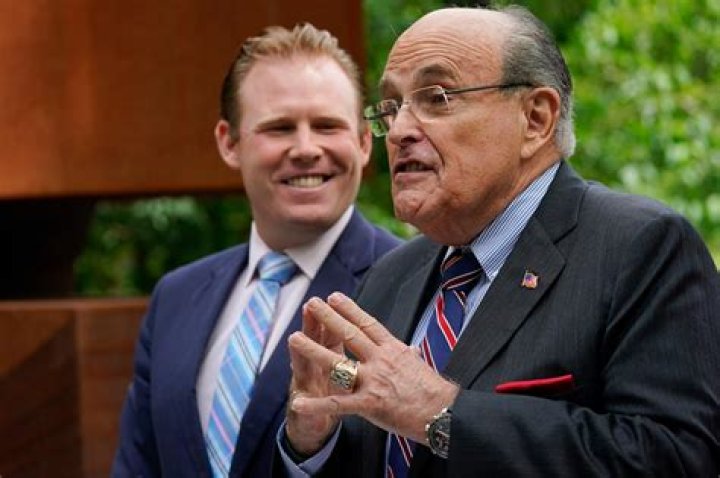 Rudy Giuliani undergoes heart stent surgery
