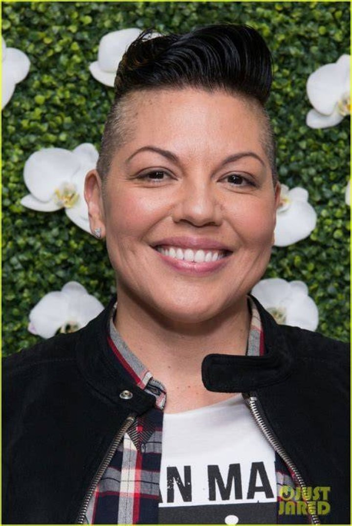 Sara Ramirez Reacts to Che's Husband Reveal on 'AJLT' Season 2 (Exclusive)