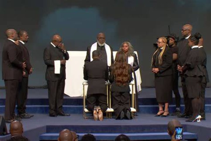 Sarah Jakes On The Moment She Knew Pastor Tour&eacute; Roberts Was Her Soul