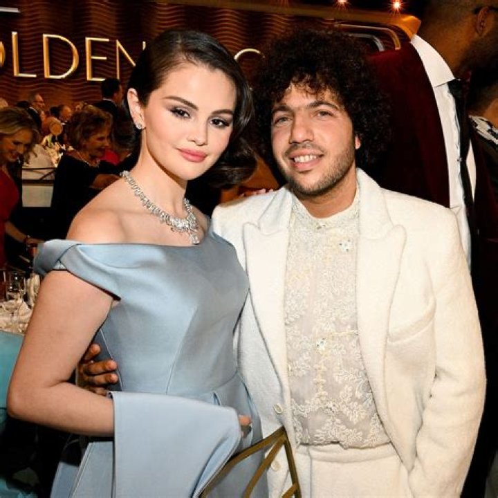 Selena Gomez Movie Date with Pregnant Mom Mandy! Photo 2883386
