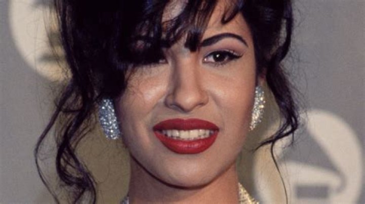 Selena Quintanilla Net Worth 2020 How Much Is She Worth Now StyleCaster