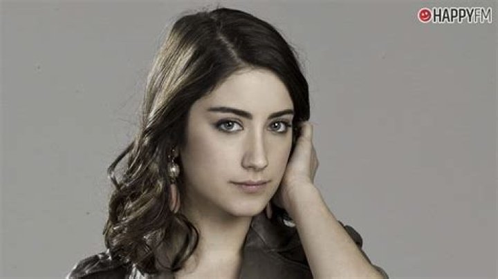 Serie Nuestra historia Hazal Kaya & Burak Deniz. Turkish actors, Kaya