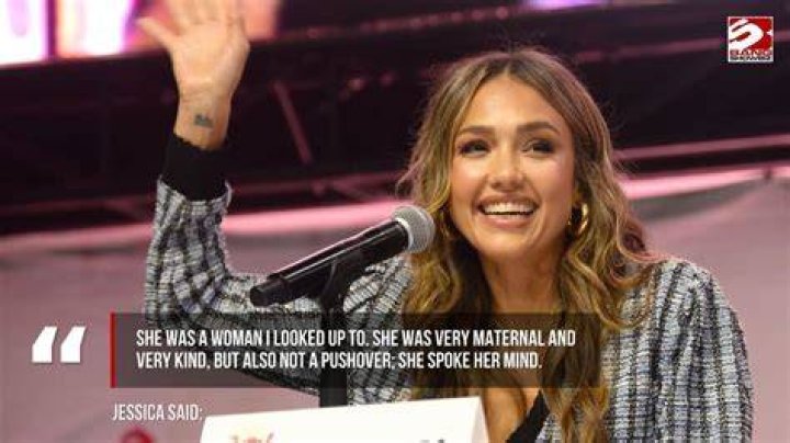 Shdhdfffff whoa! Jessica Alba giving a HONEY mess in 2020 Page 2