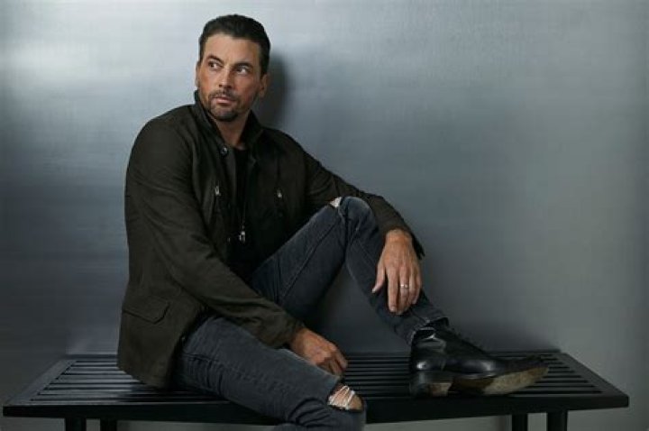 Skeet Ulrich Bio, Net Worth, Career, Actor, Movies, TV Shows, Leaving