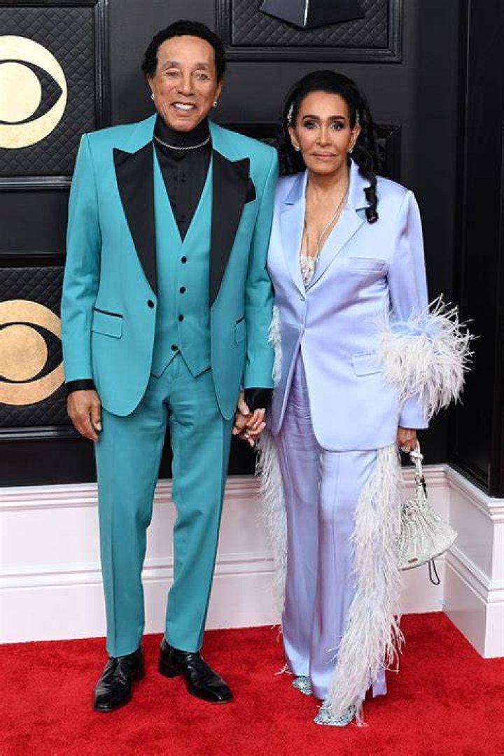 Smokey Robinson, Wife Frances, and His Kids & Grandkids Pose with Ex