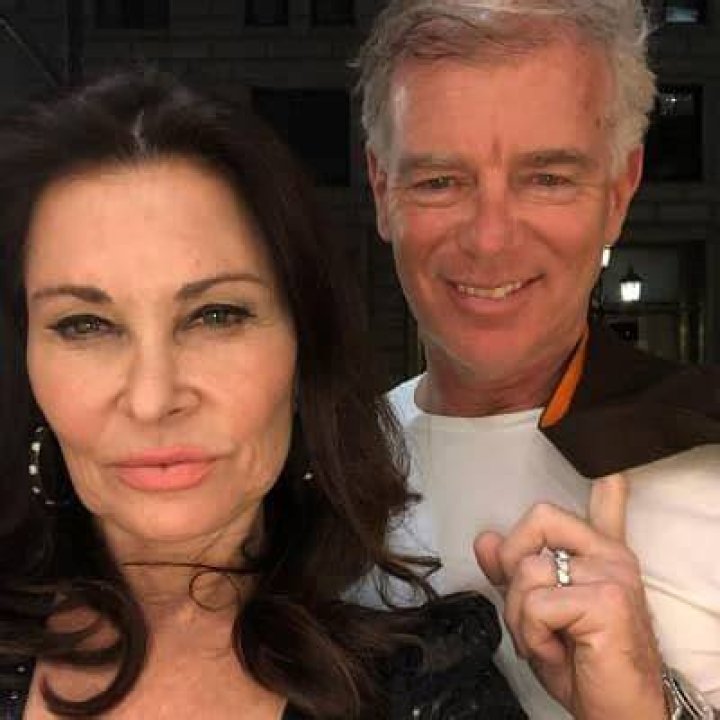 Stephen Hains, Bio, Net Worth, Salary, Age, Relationship, Height, Ethnicity