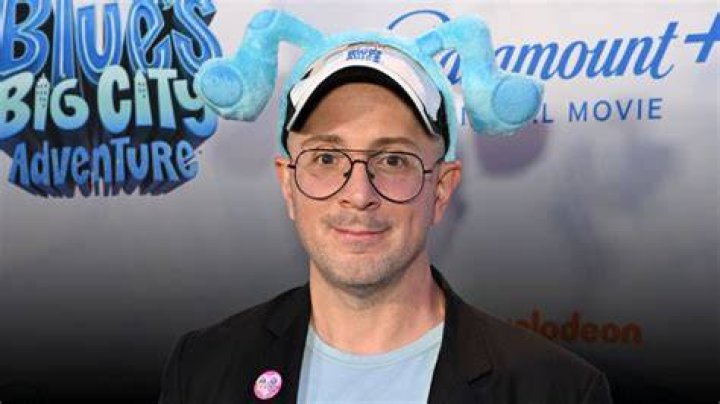 Steve Burns Returns to Blue's Clues for Another Adventure
