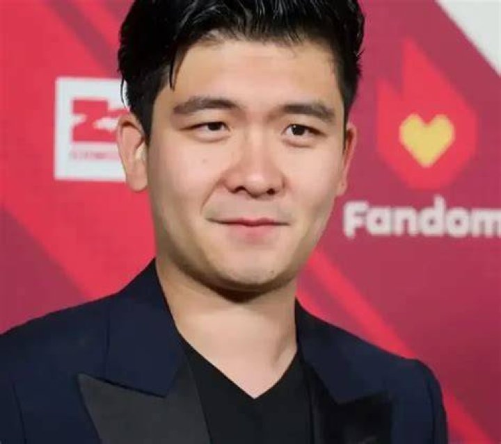 Steven He Age, Net Worth, Girlfriend, Family, Height and Biography