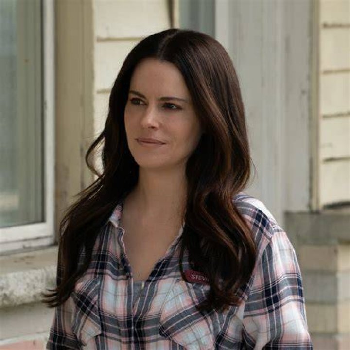 Stevie Budd's Pregnancy Speculation In Schitt's Creek Season 2