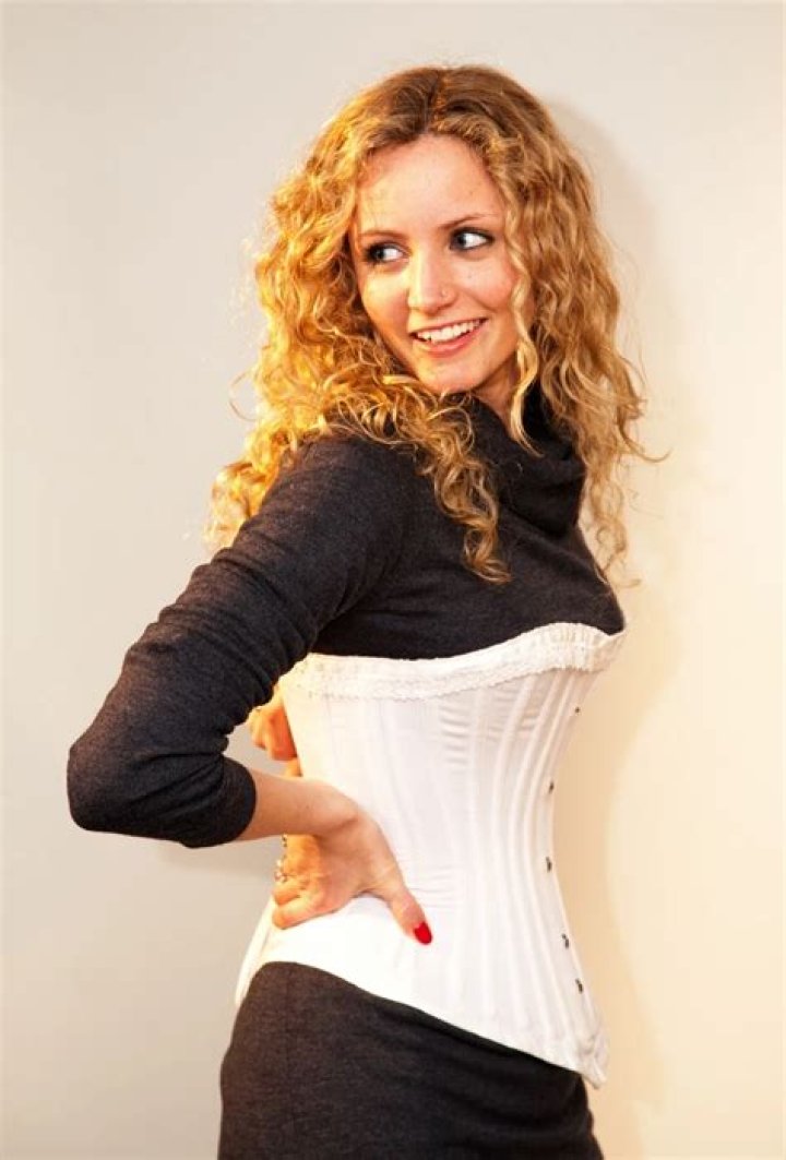 Suzannah Celebrity Wiki Fandom