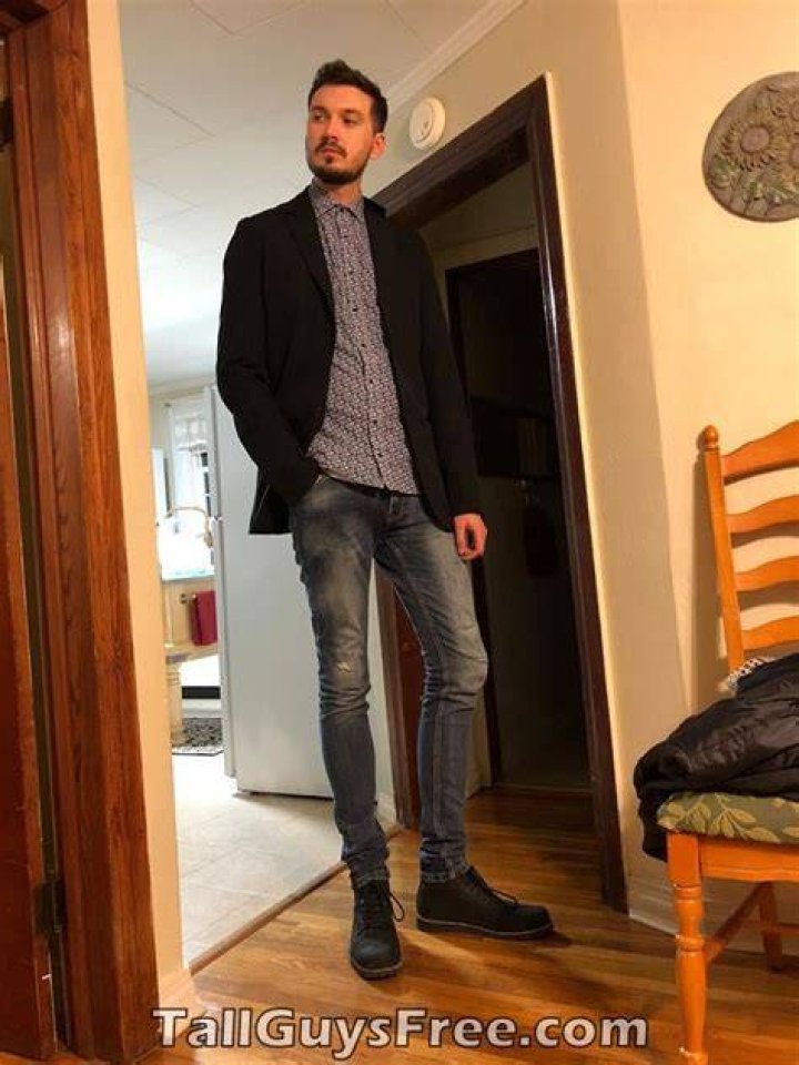 Tall Handsome Guys Gallery Page 27