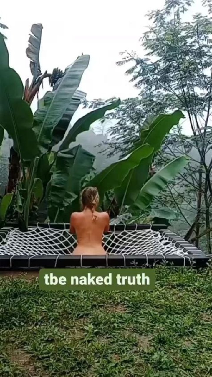 The Naked Truth about Carolina Samani Age, Career, Boyfriend