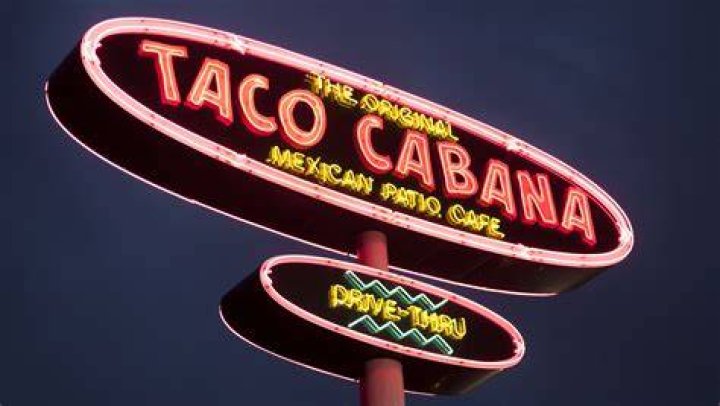 The Untold Truth Of Taco Bell's Mexican Pizza