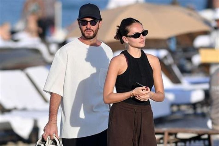 Thylane Blondeau et son fianc&eacute; Benjamin Attal lors du Grand Prix de