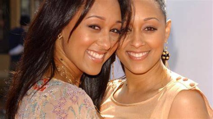 Tia and Tamera Mowrys Fathers Life Story ·