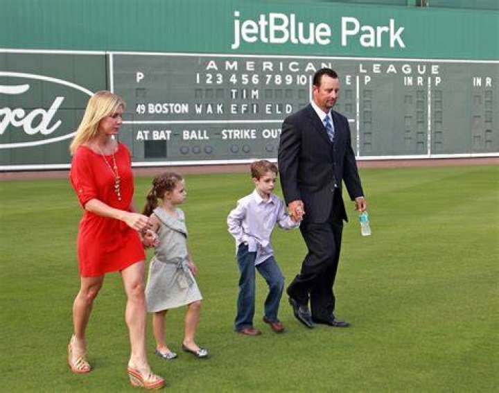Tim Wakefield parents: Who are his sparents?