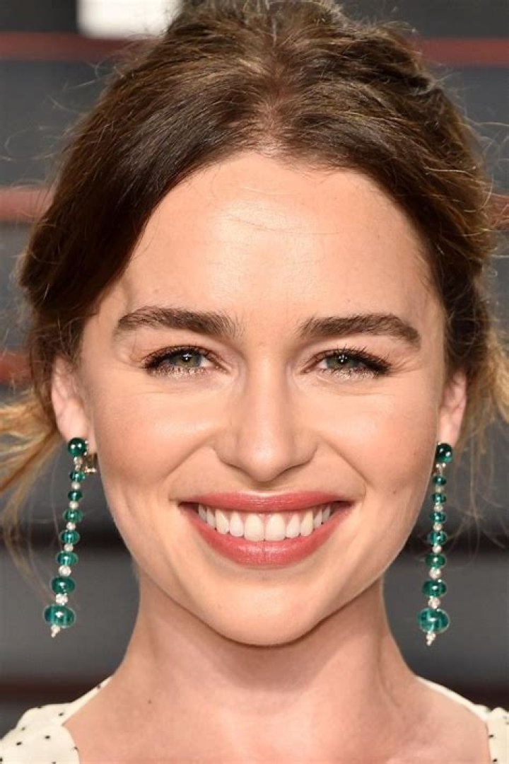 Todopoderoso paralelo esta&ntilde;o emilia clarke boyfriend Cuota de admisi&oacute;n
