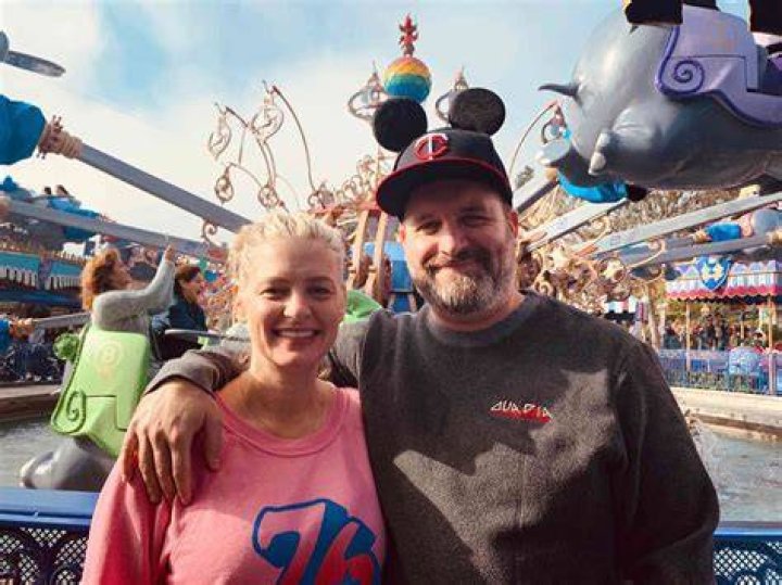 Tom Seguras Wife, Age, Height, Wife, Kids, Tours