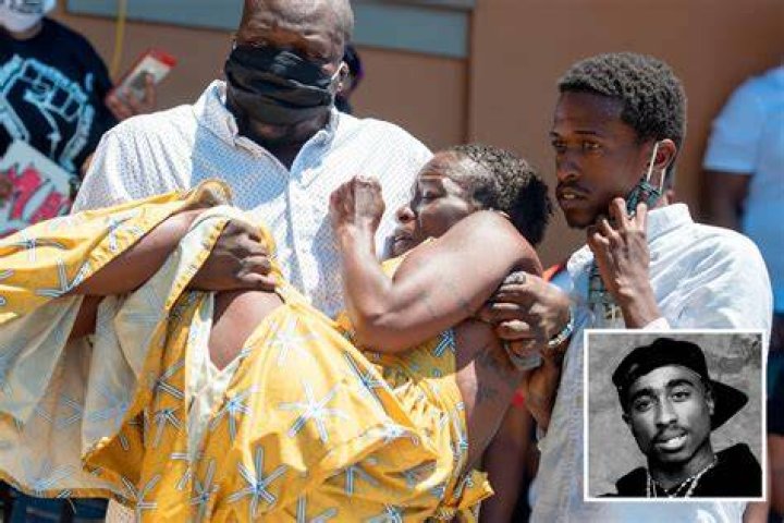 Tupac’s sister Sekyiwa Shakur carried away by friends after ‘collapsing