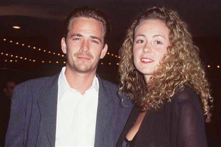 Uncover The Enigma: Luke Perry's Ex-Wife Revealed