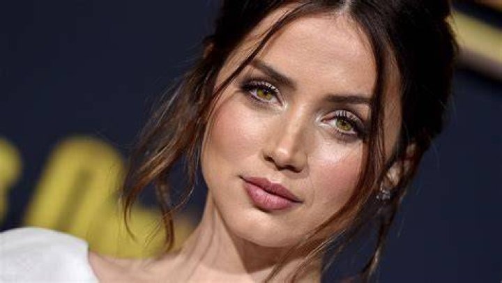 Unveiling Ana De Armas' Height: Insights And Surprising Revelations