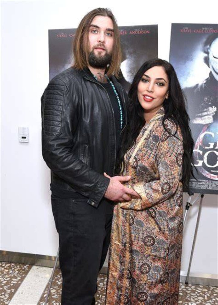 Unveiling Dave Navarro's Marital Status: Discoveries And Insights
