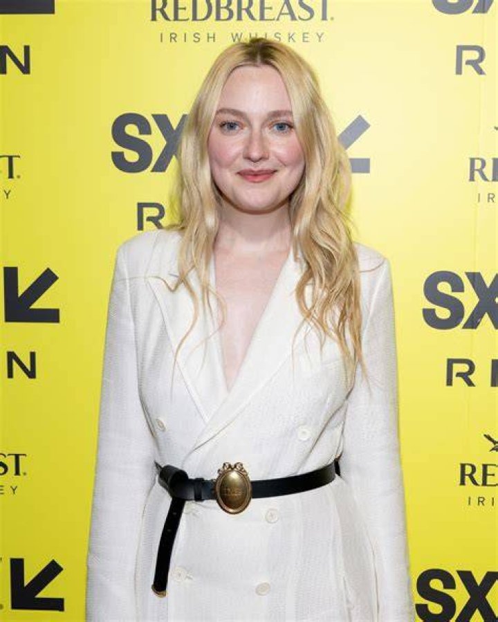 Unveiling Hollywood's Secret Romance: Dakota Fanning's Love Story