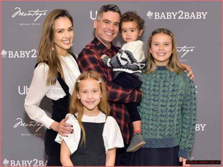 Unveiling Jessica Alba's Weight Journey: Discoveries And Insights