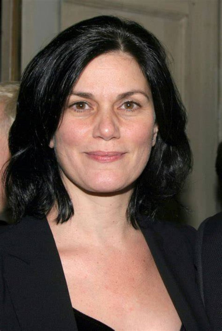 Unveiling The Enigma: Linda Fiorentino's Private Haven