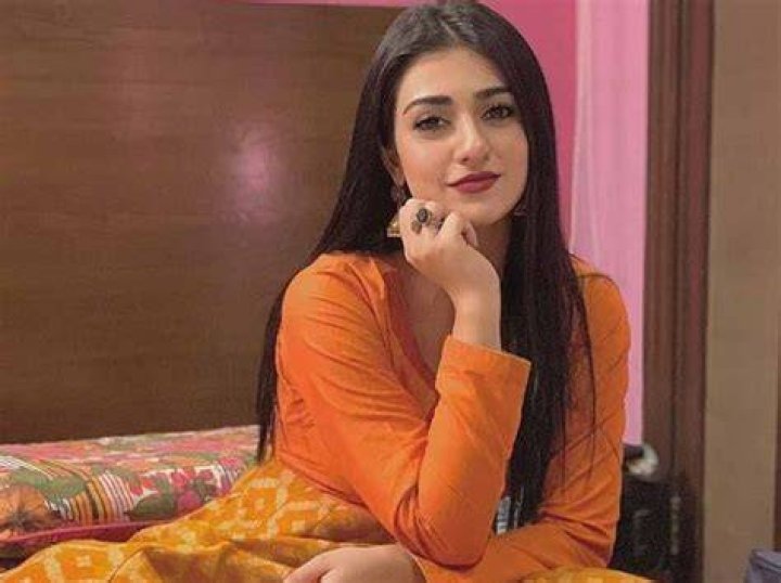 Unveiling The Secrets: Sarah Khan's Height Explored