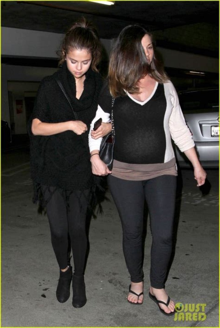 Unveiling The "Selena Gomez Pregnant" Rumors