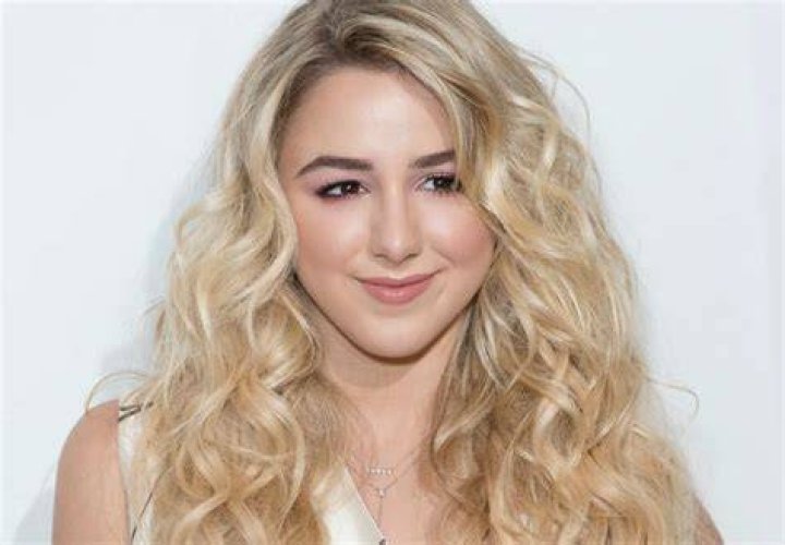 Unveiling The Truth: Chloe Lukasiak's Relationship Status Decoded