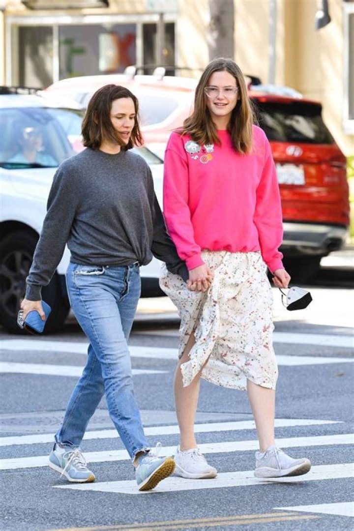 Violet Garner, Jennifer Garner's teen daughter, makes a rare visit to