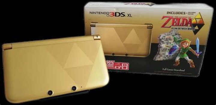 What order do I play link between worlds?