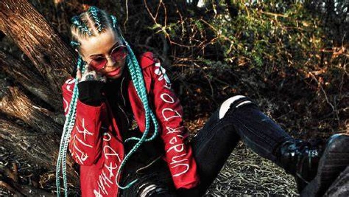 Whitney Peyton &ldquo;Double Up&rdquo; (Video)