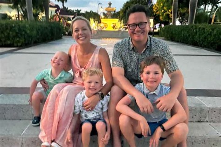 Who are Sarah Dreyer husband and kids?