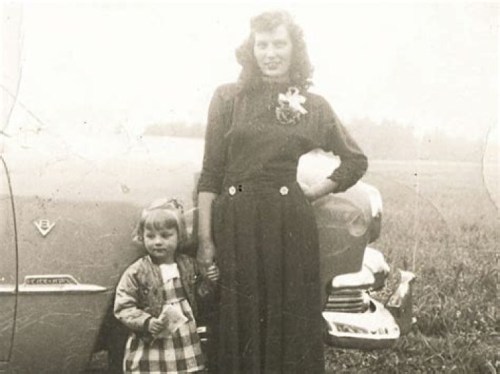 Who is Betty Sue Lynn's daughter Audrey Dryer?