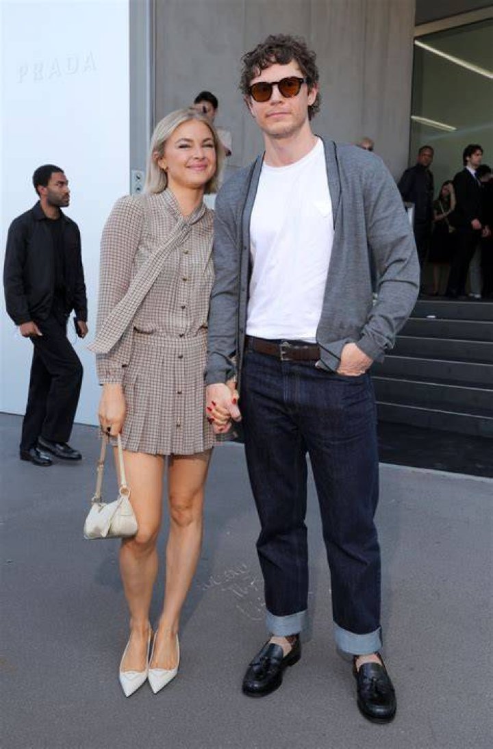Who is Evan Peters Girlfriend? Is He Dating Anyone? Creeto