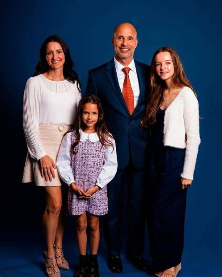 Who Is Joe Espada’s Wife Pamela Dearth-Espada? Joe Espada Salary, Net Worth, Mets, Contract