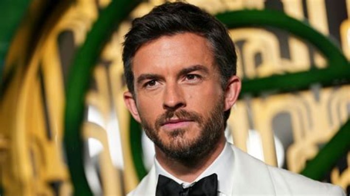 Who is Jonathan Bailey's Partner? OtakuKart