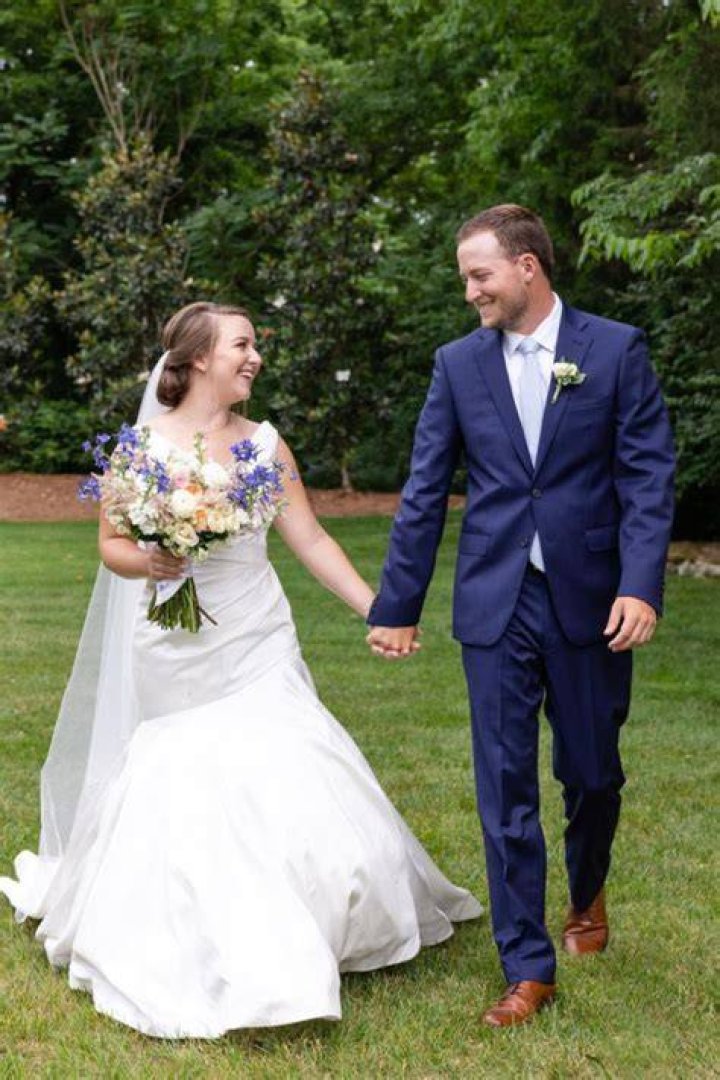 Who is Lee Hodges wife Savannah Hodges? Bio, age, career, children, Instagram